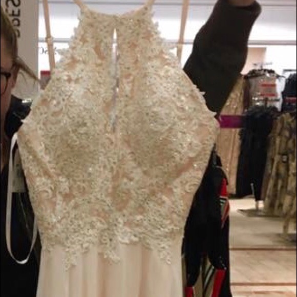 light pink gown - Picture 2 of 4